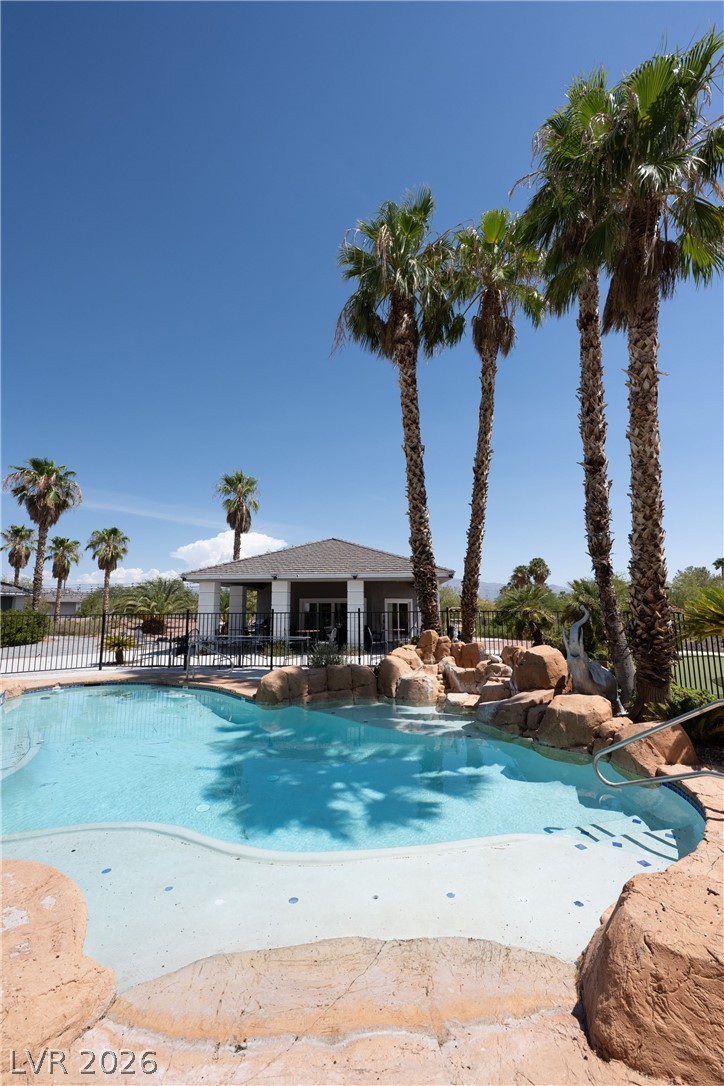 5930 North El Capitan Way