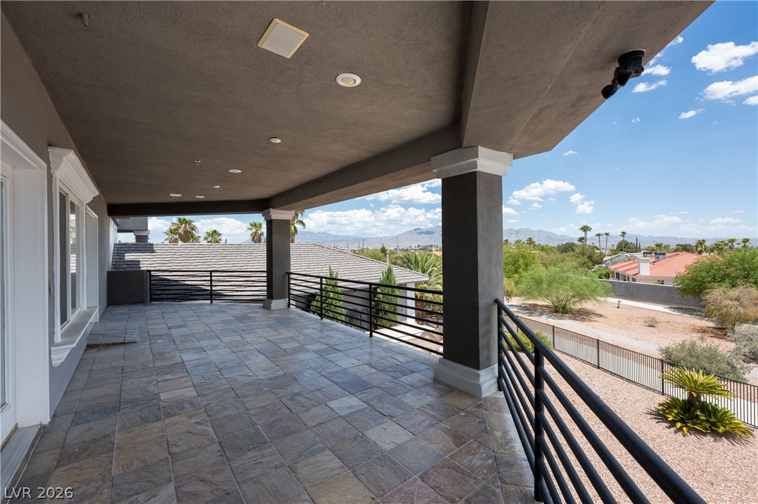 5930 North El Capitan Way