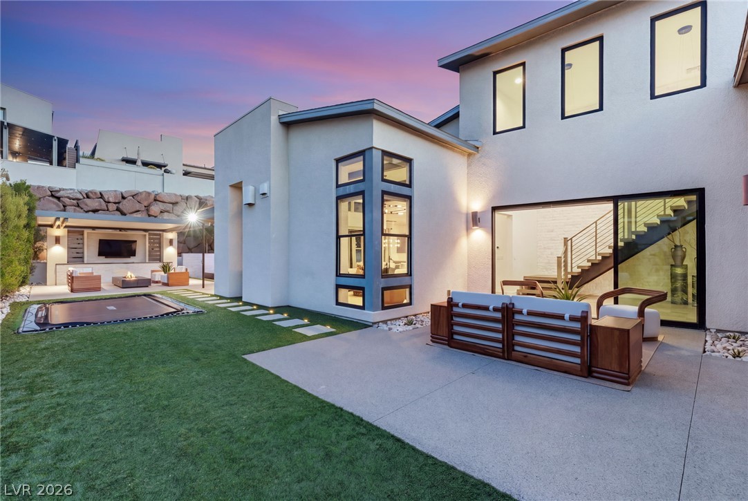 2211 Overlook Canyon Lane