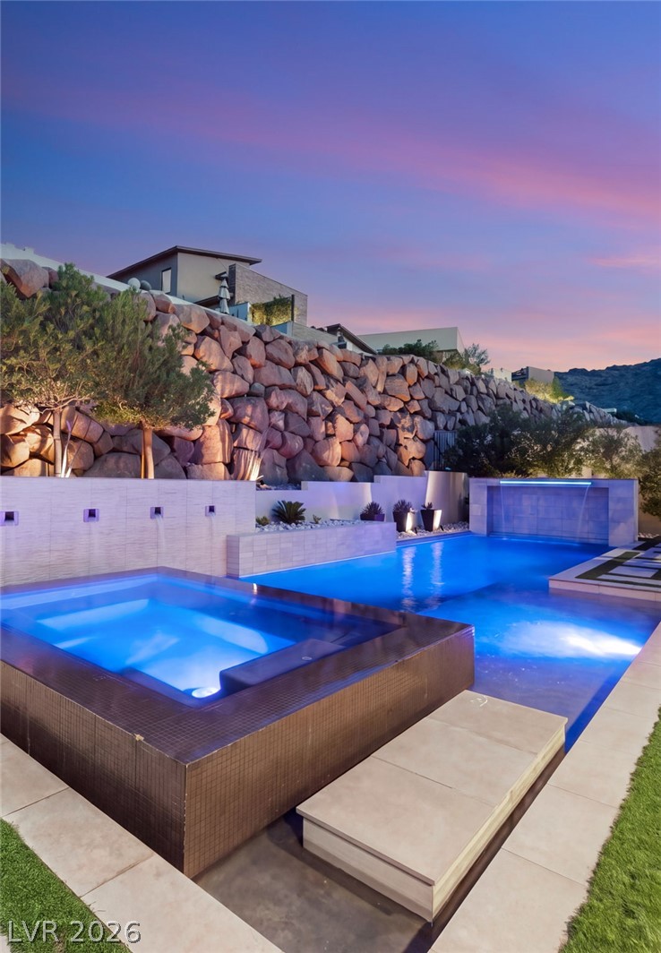 2211 Overlook Canyon Lane