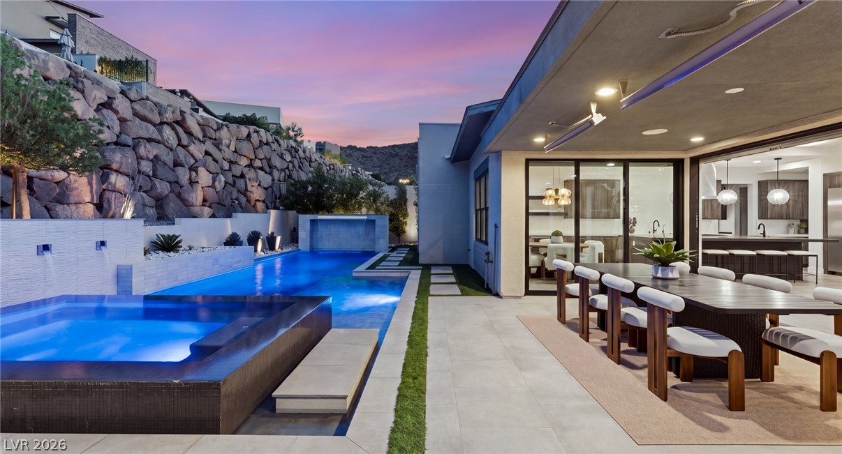 2211 Overlook Canyon Lane
