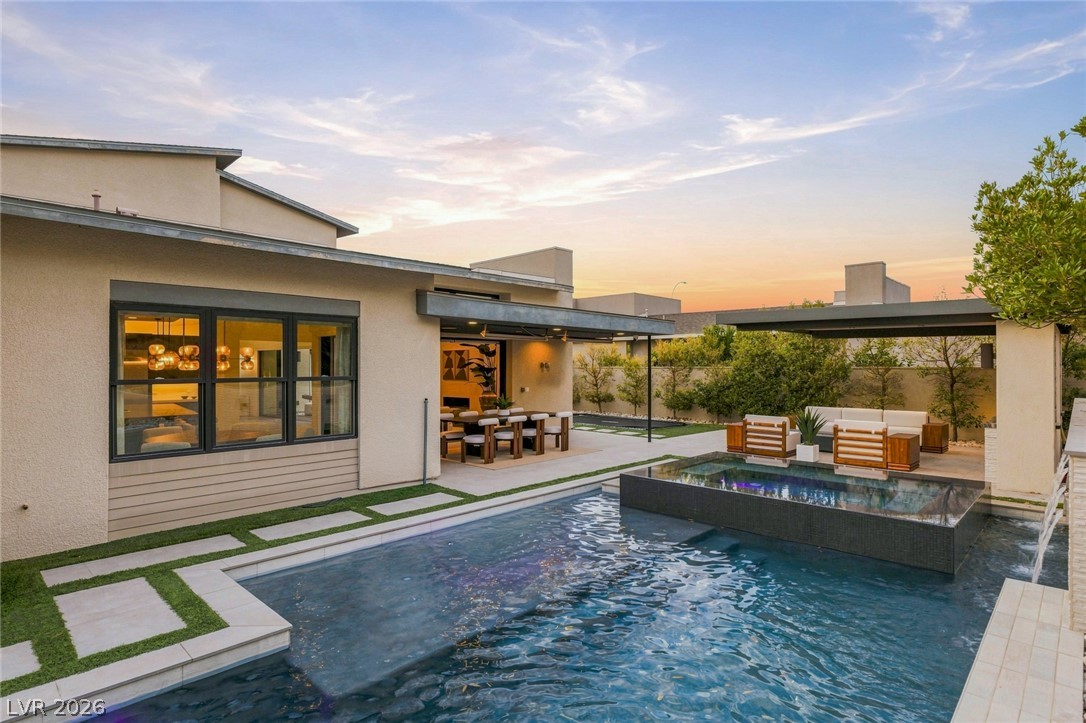 2211 Overlook Canyon Lane