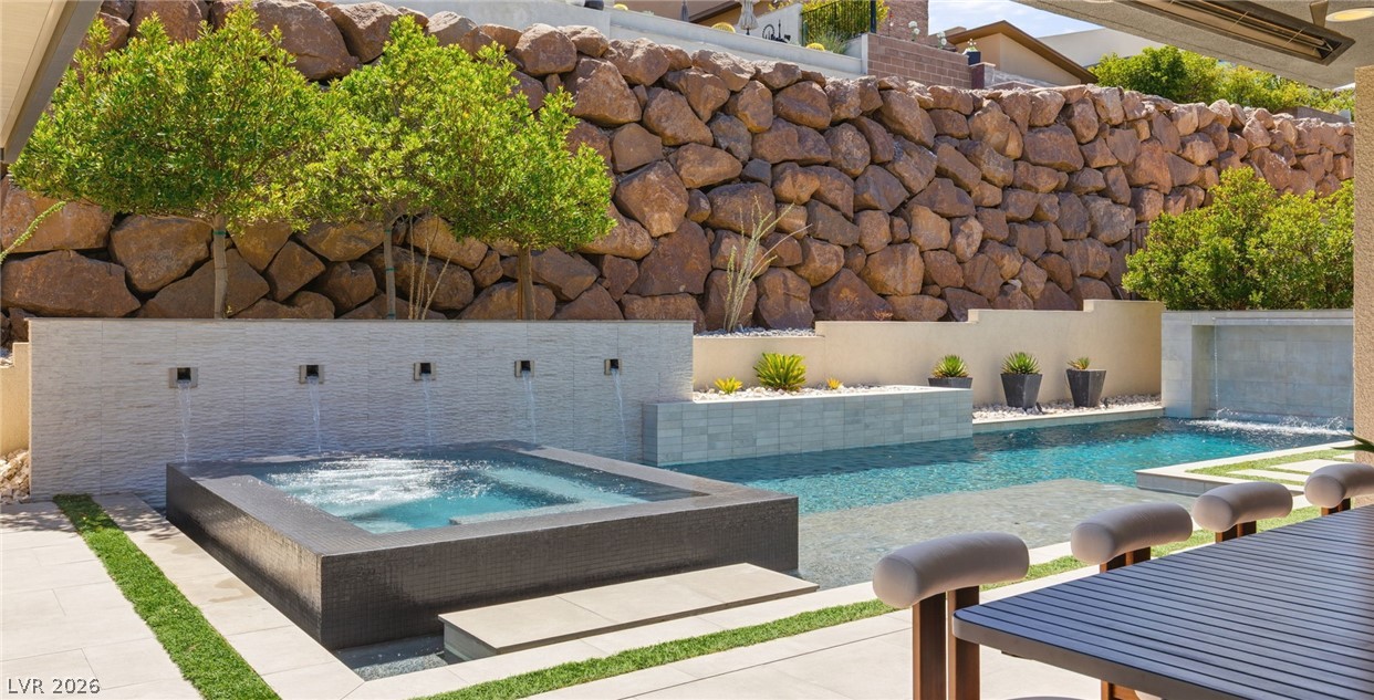 2211 Overlook Canyon Lane