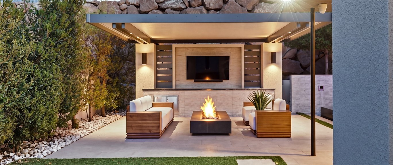 2211 Overlook Canyon Lane