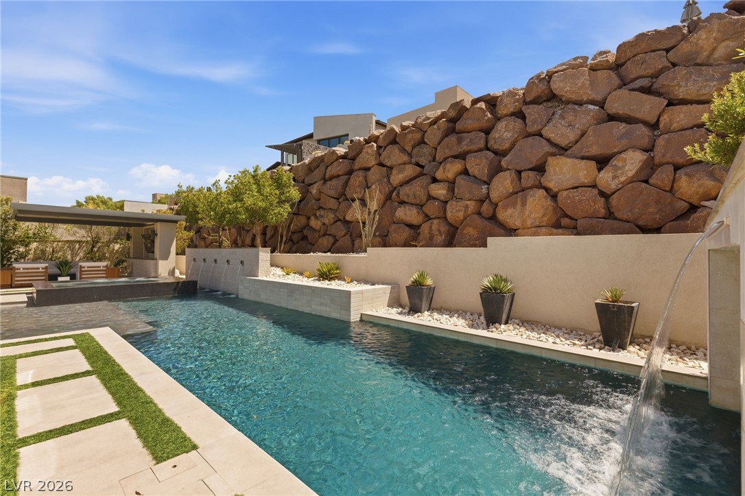 2211 Overlook Canyon Lane