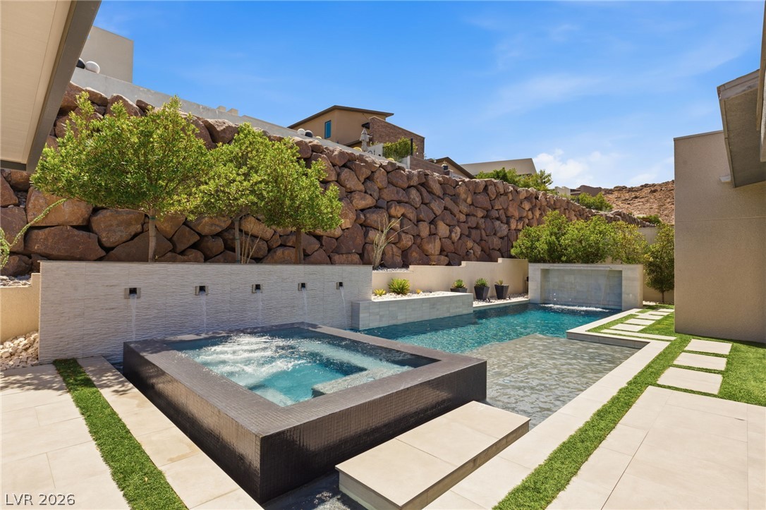 2211 Overlook Canyon Lane
