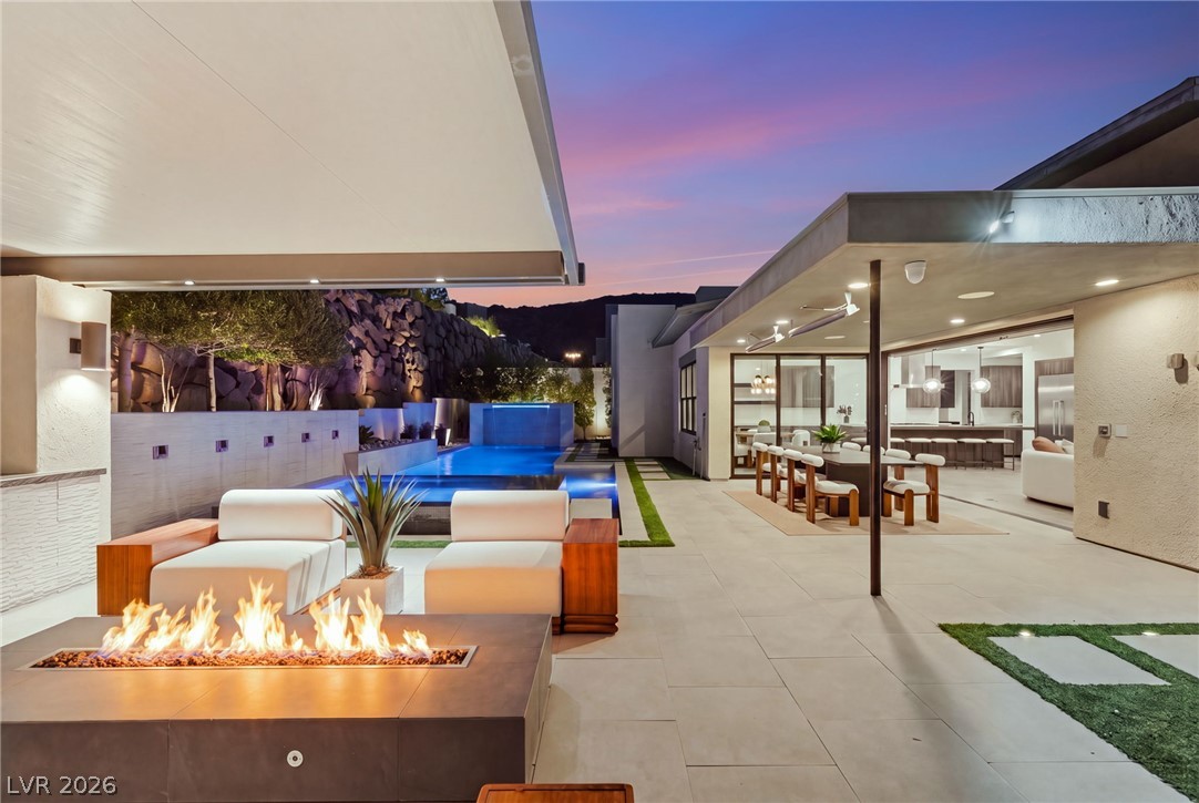 2211 Overlook Canyon Lane