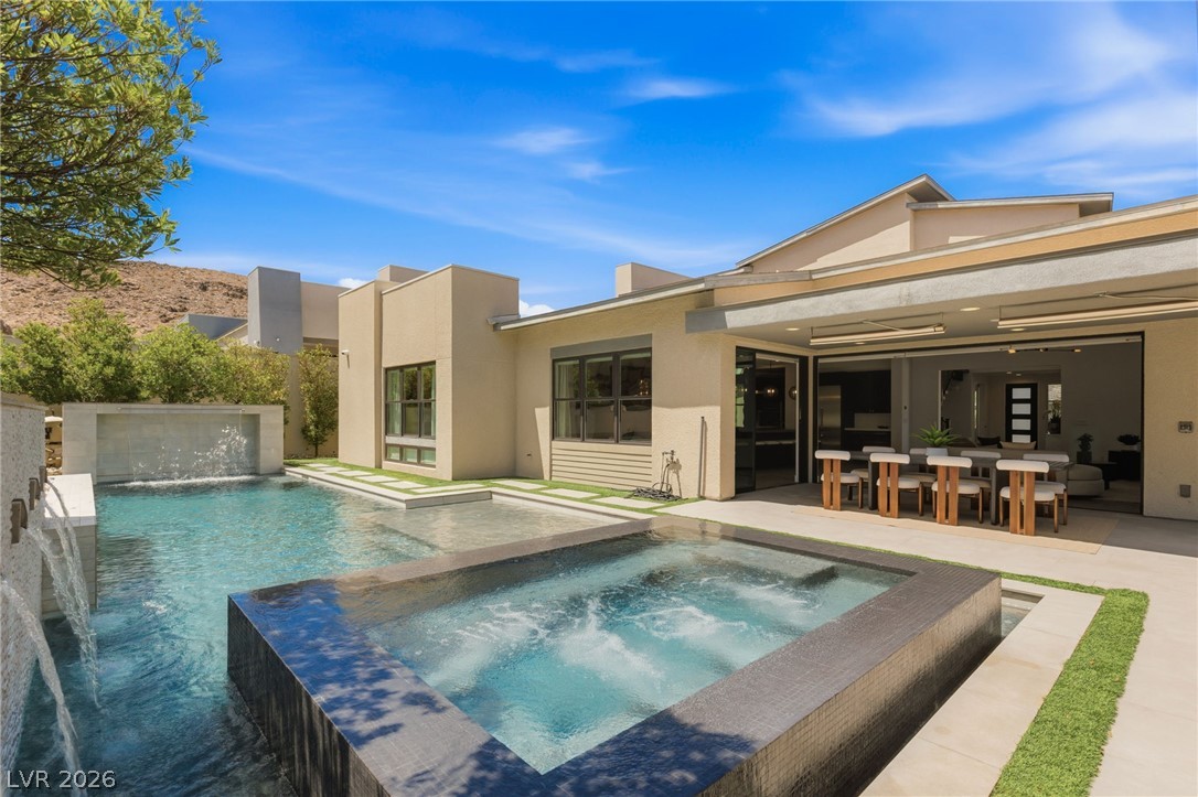 2211 Overlook Canyon Lane