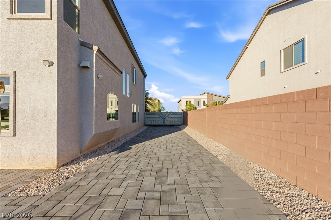 8727 Twisted Vine Lane
