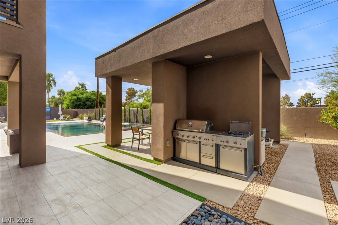 3740 Caesars Circle