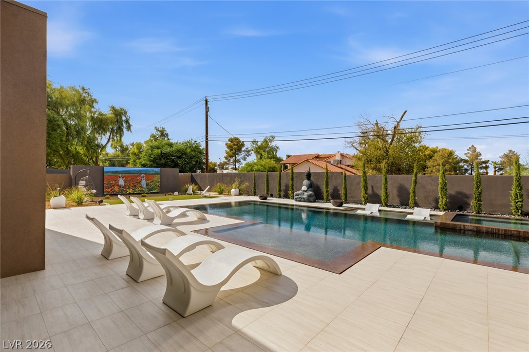 3740 Caesars Circle