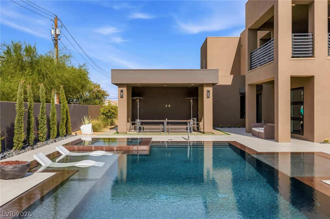 3740 Caesars Circle