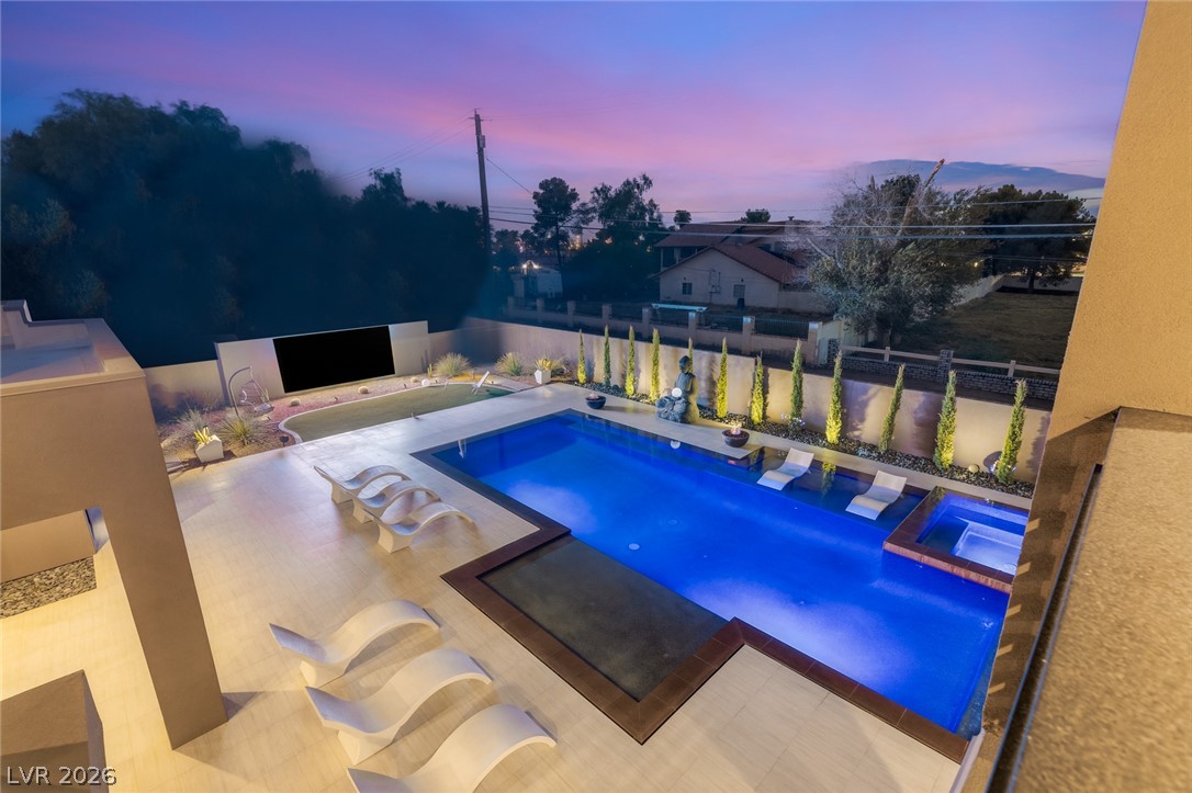 3740 Caesars Circle