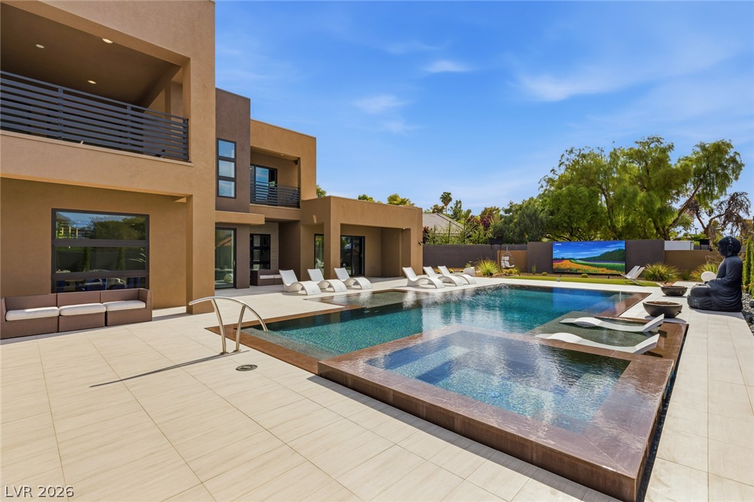 3740 Caesars Circle