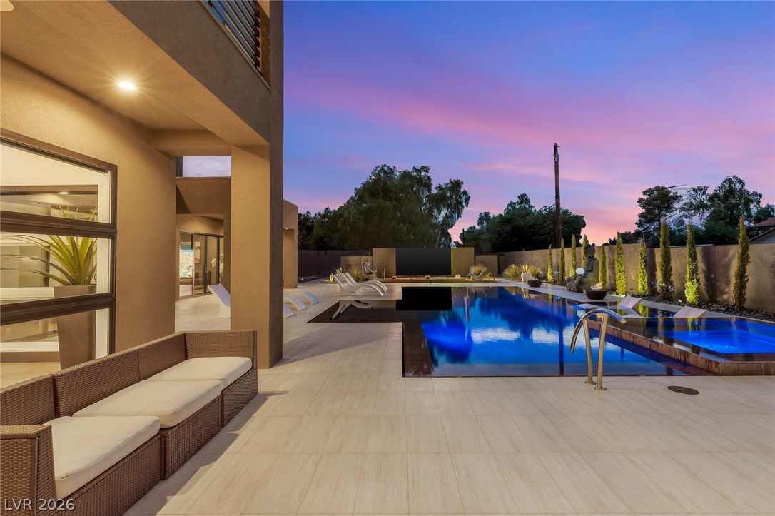 3740 Caesars Circle