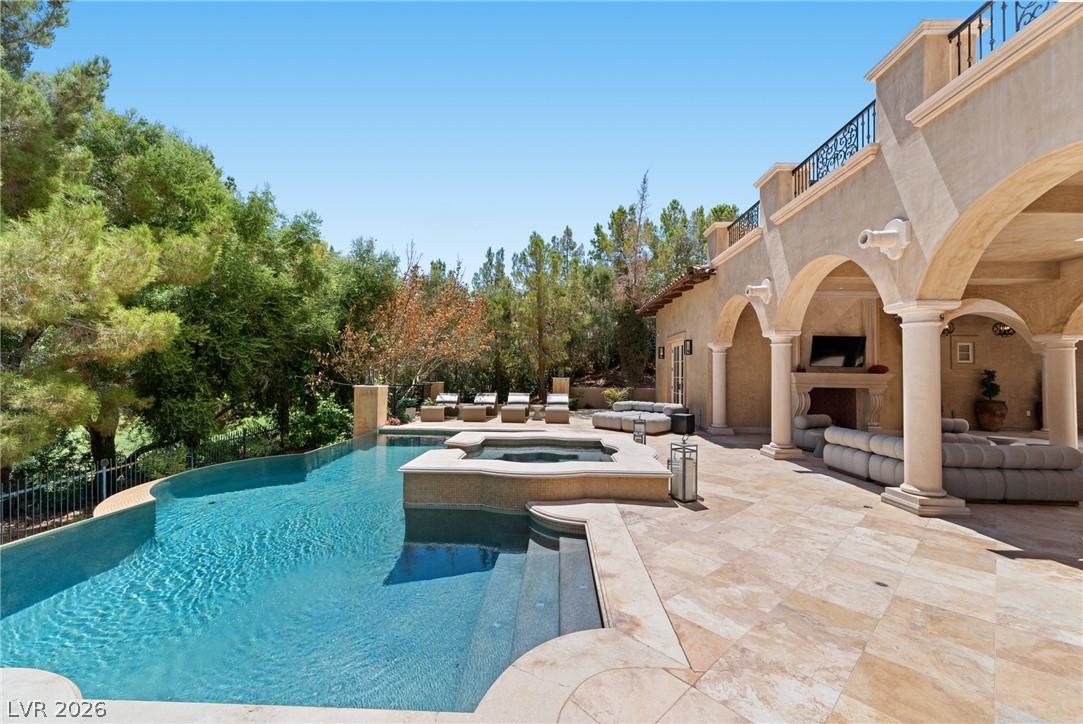 30 Augusta Canyon Way