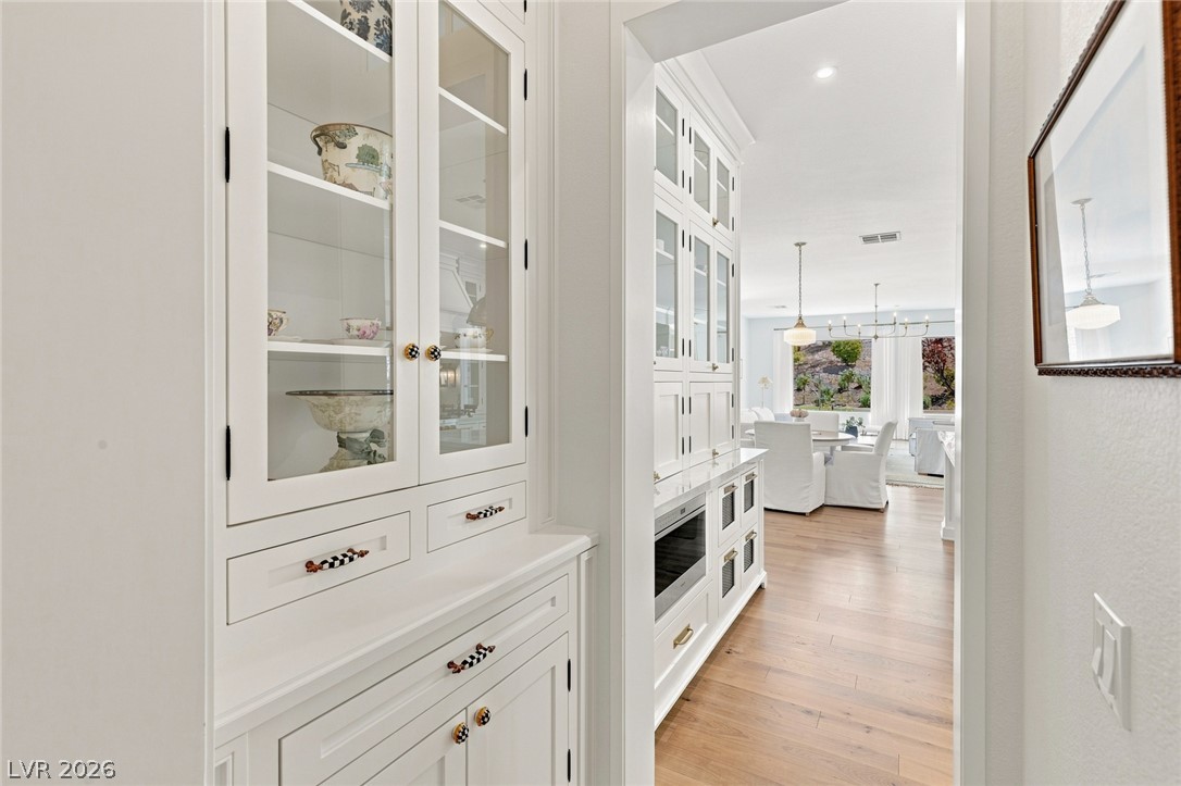 8 Pine Hollow Drive
