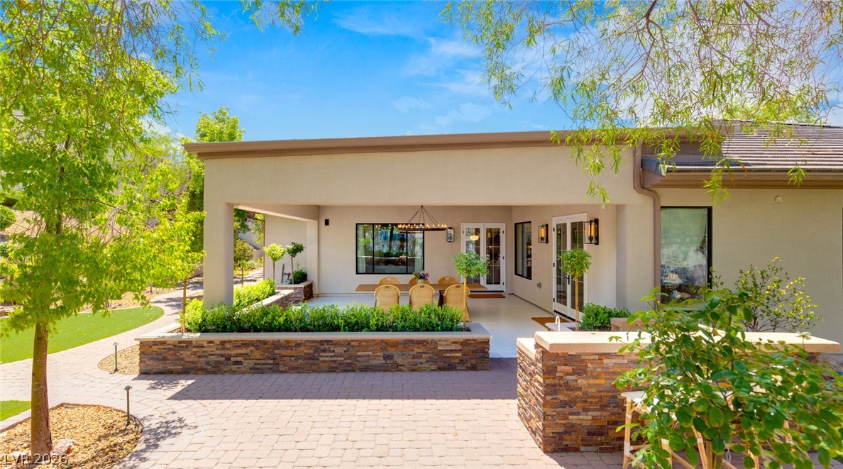 8 Pine Hollow Drive