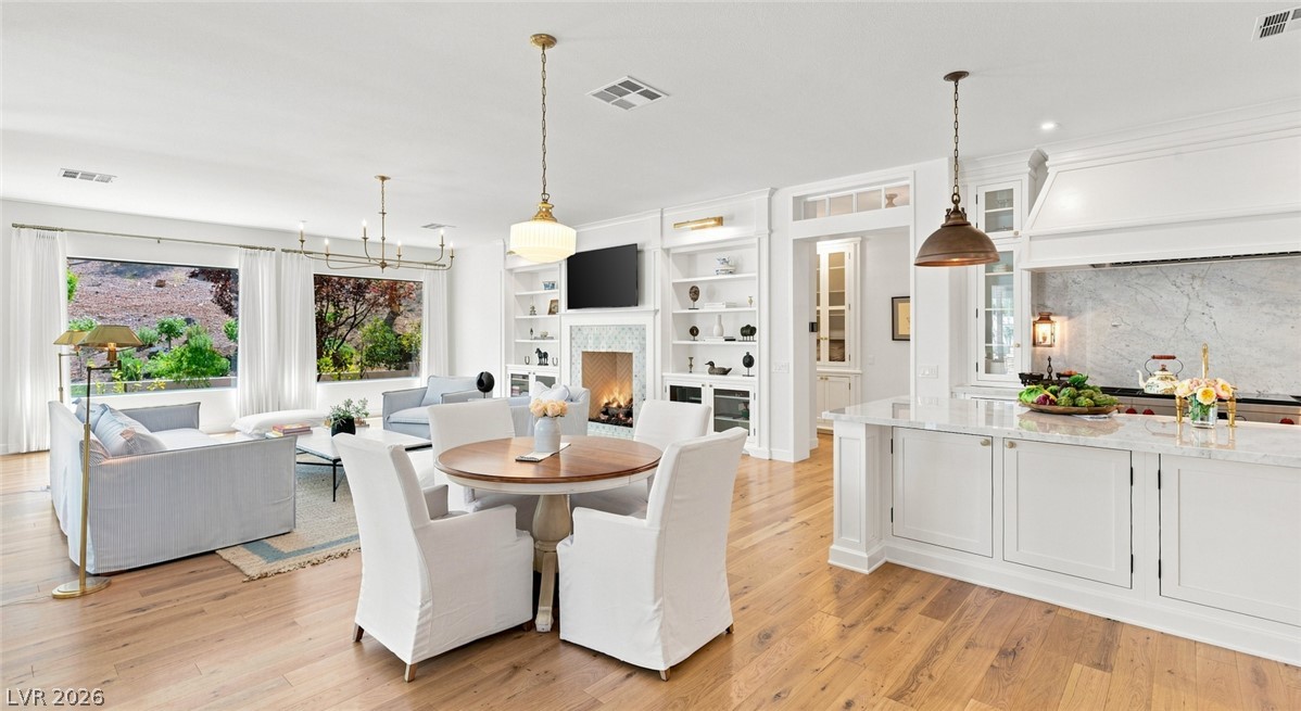8 Pine Hollow Drive