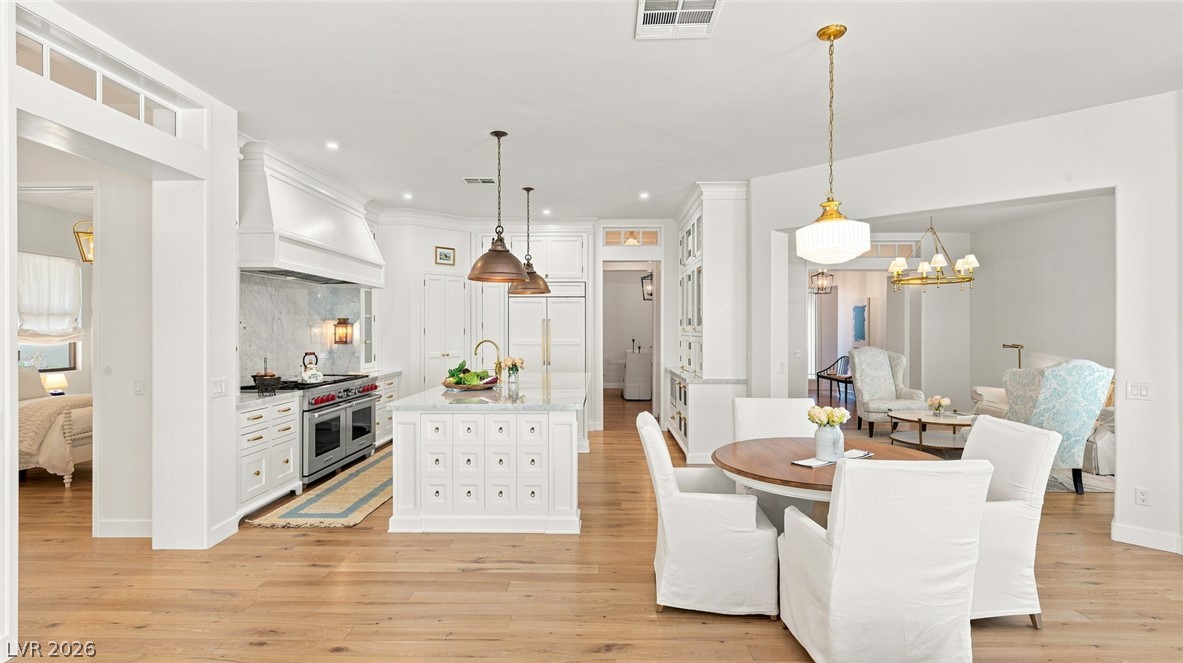 8 Pine Hollow Drive