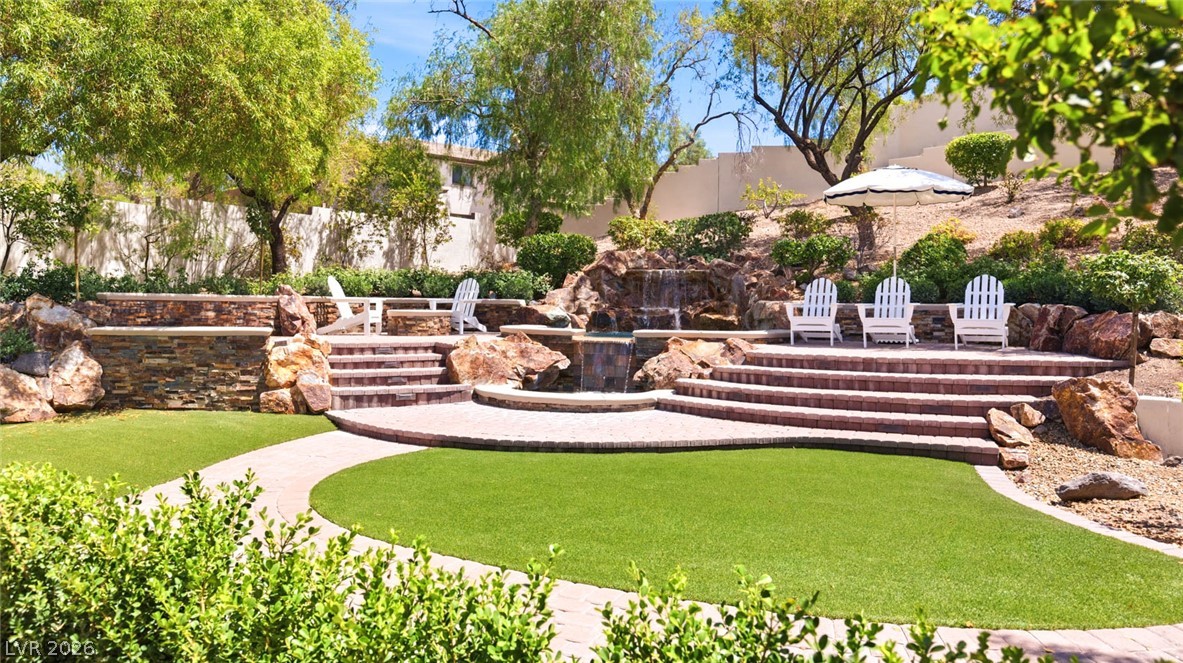 8 Pine Hollow Drive
