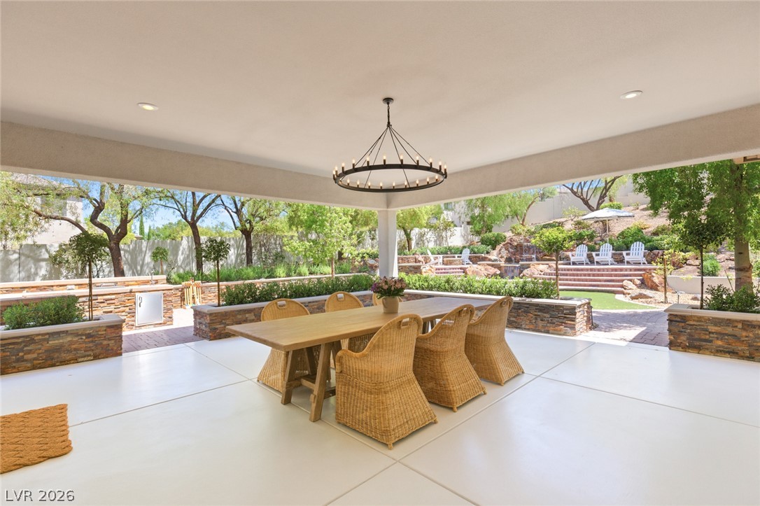 8 Pine Hollow Drive