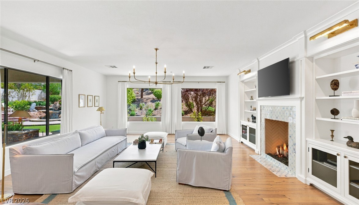 8 Pine Hollow Drive