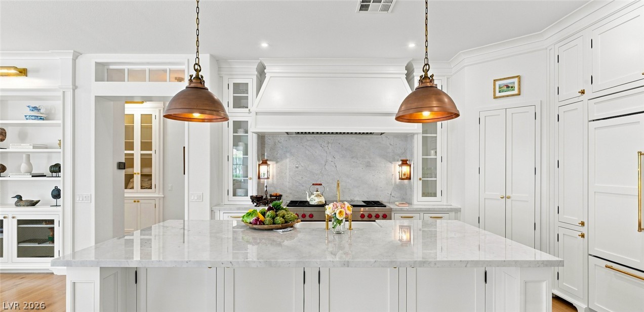 8 Pine Hollow Drive