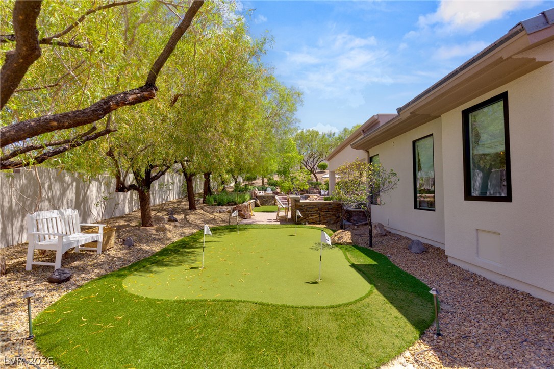 8 Pine Hollow Drive