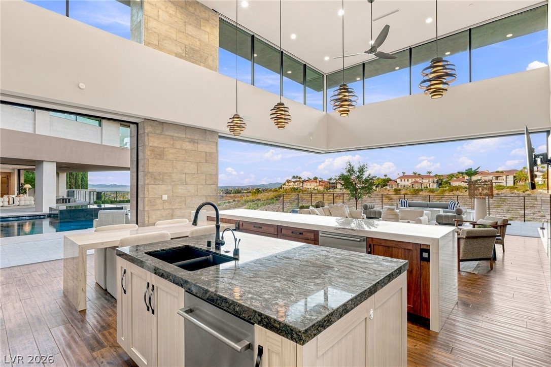 1300 Villa Barolo Avenue