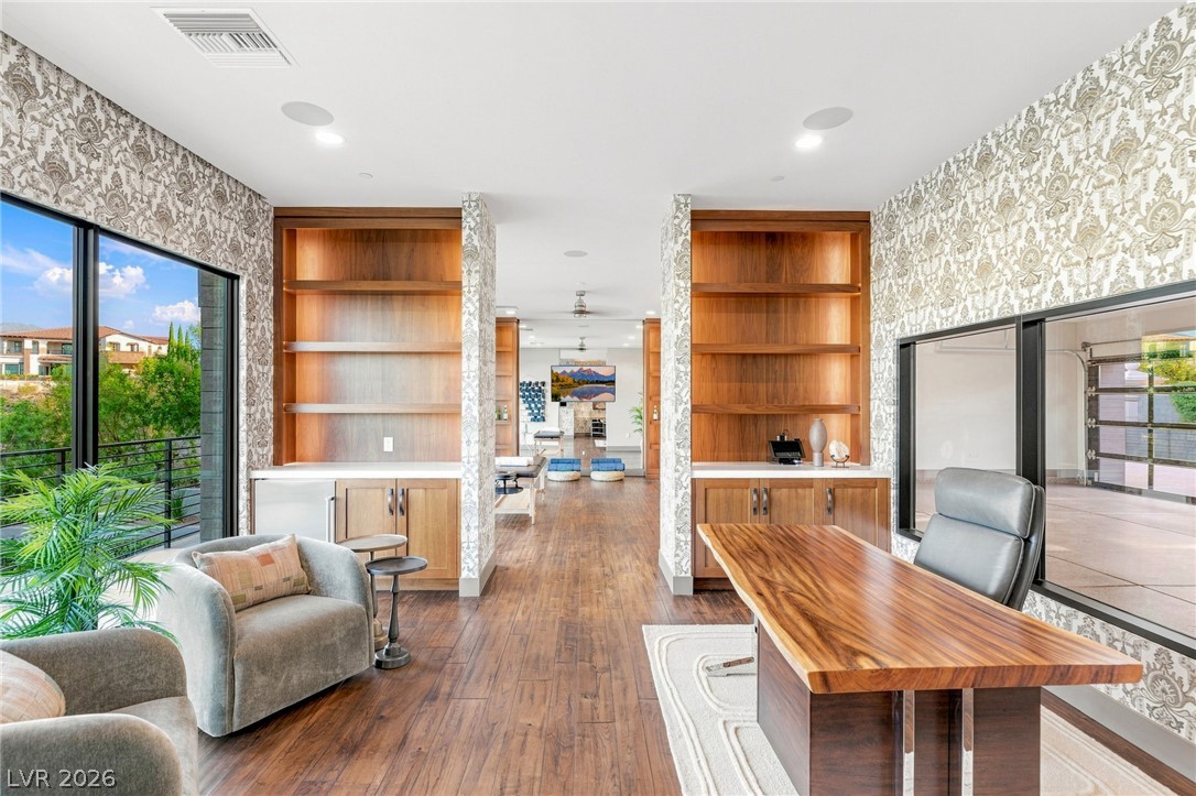 1300 Villa Barolo Avenue