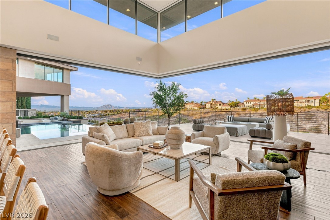 1300 Villa Barolo Avenue