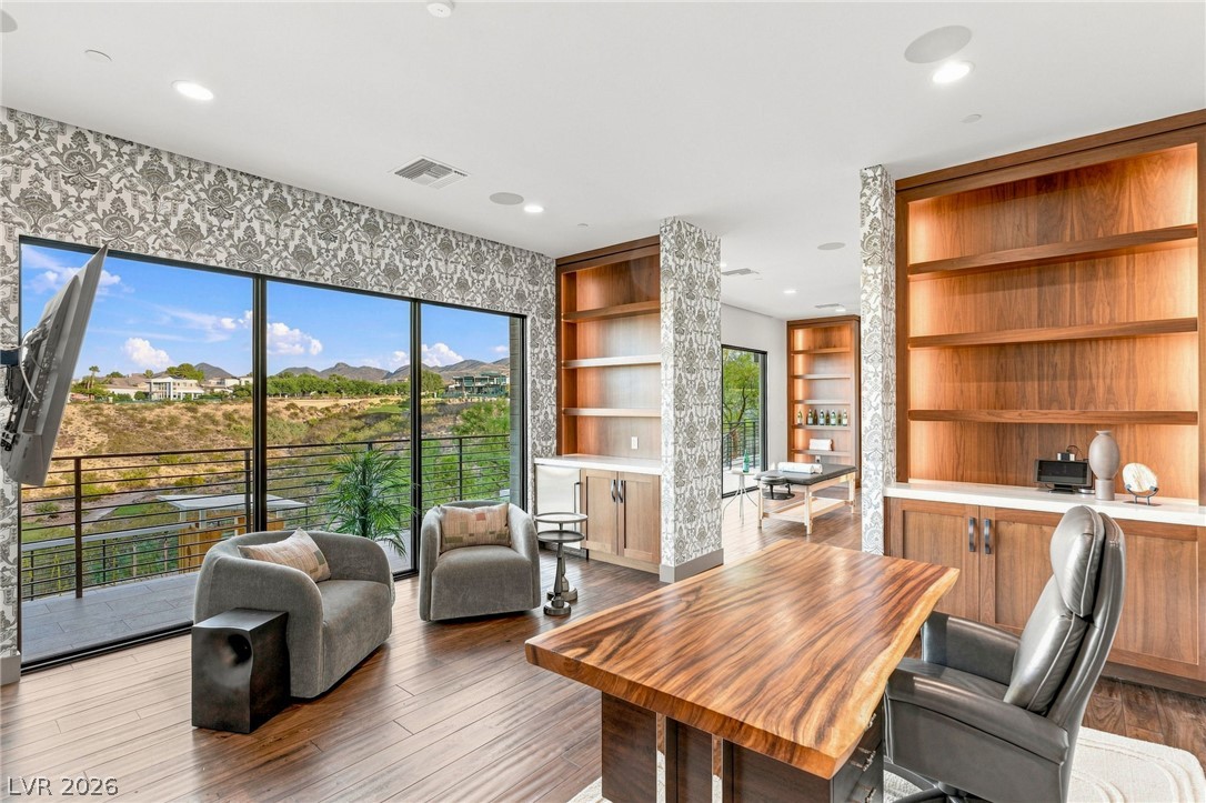1300 Villa Barolo Avenue