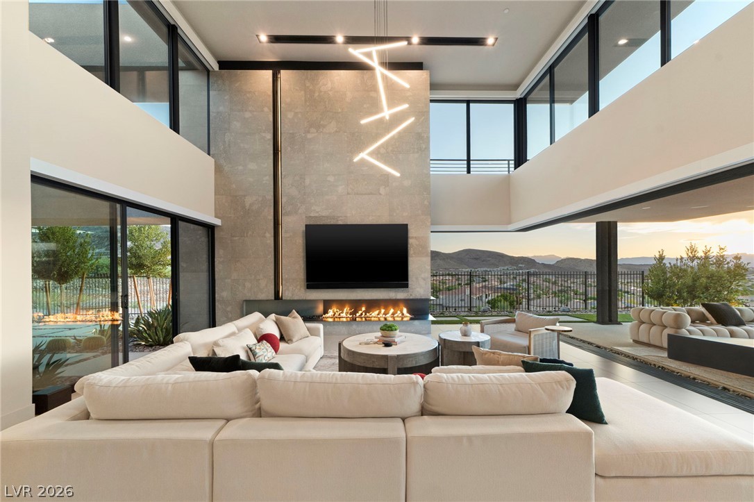 805 Dragons Eye Drive