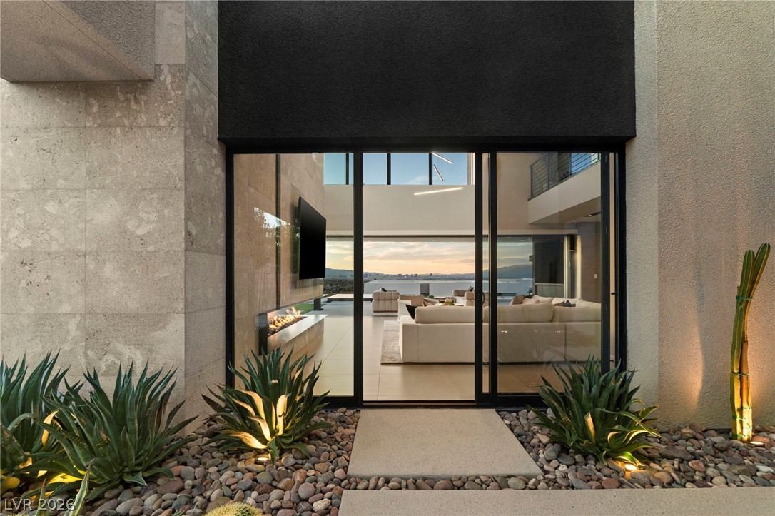 805 Dragons Eye Drive