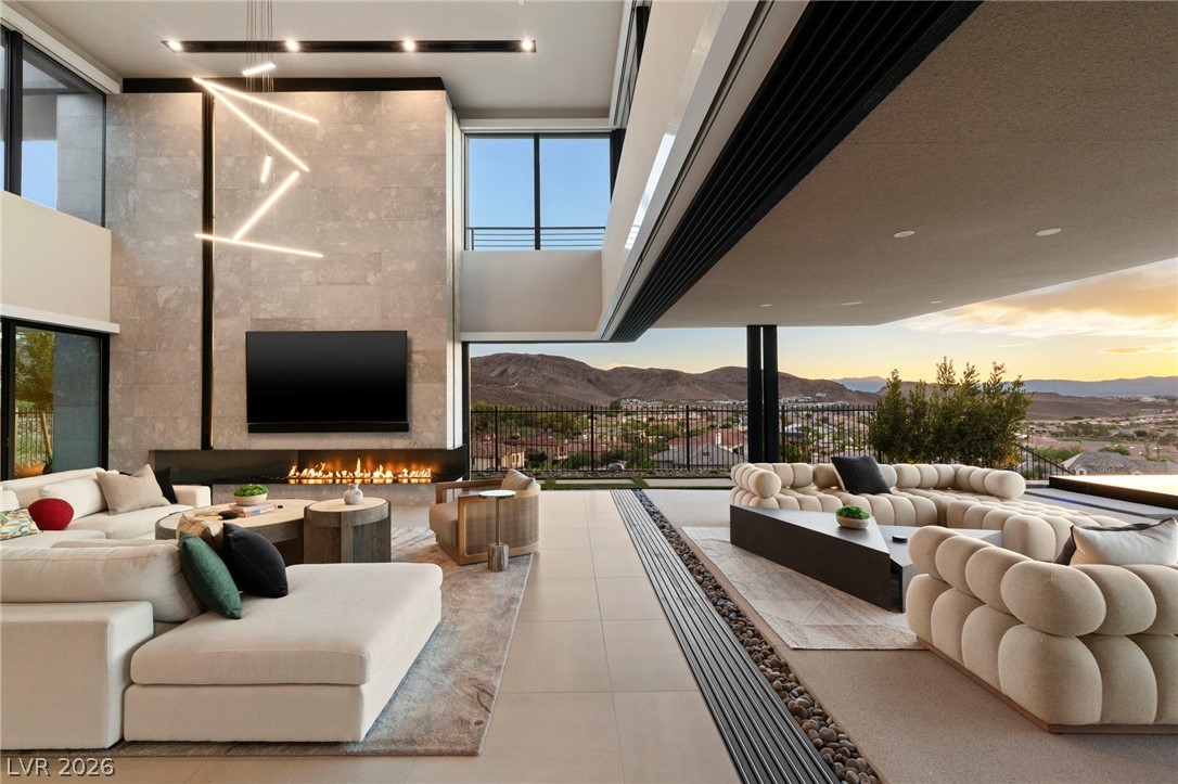 805 Dragons Eye Drive