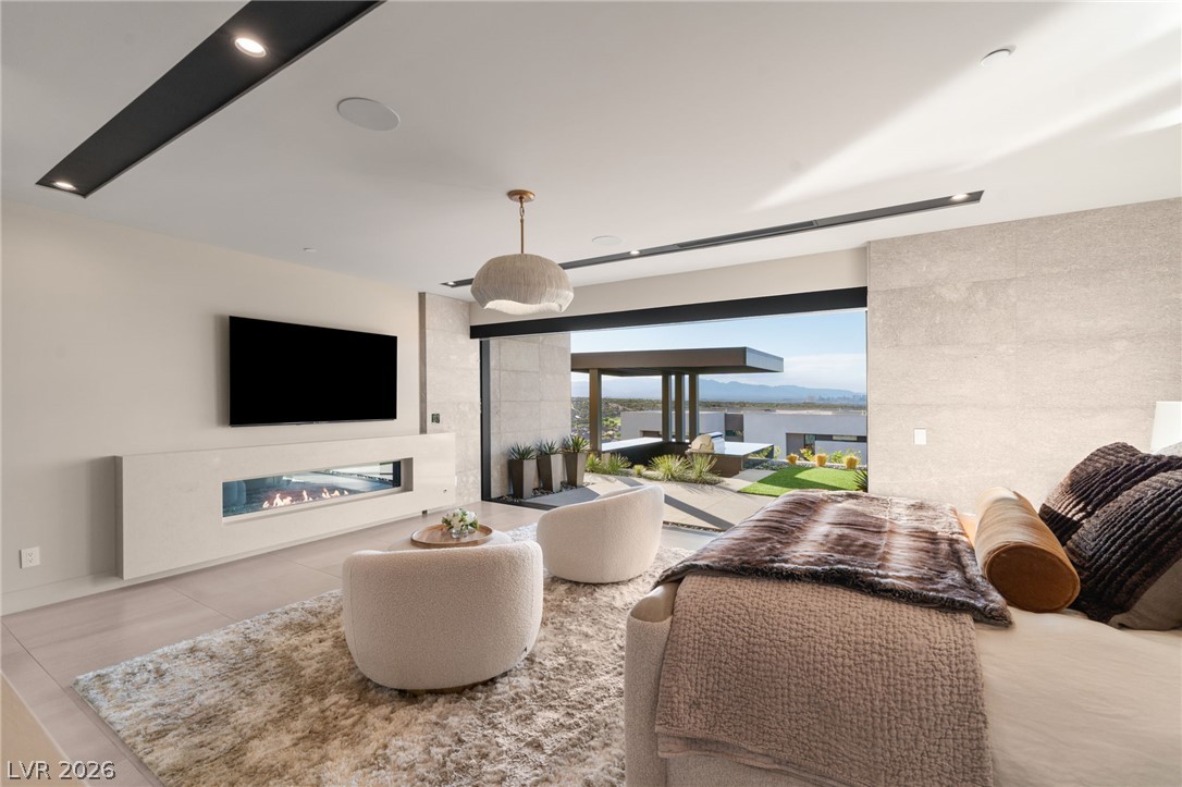 805 Dragons Eye Drive