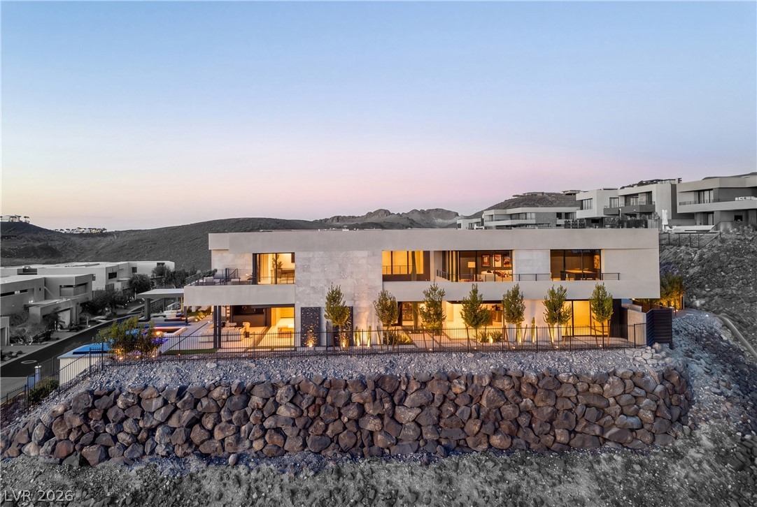 805 Dragons Eye Drive