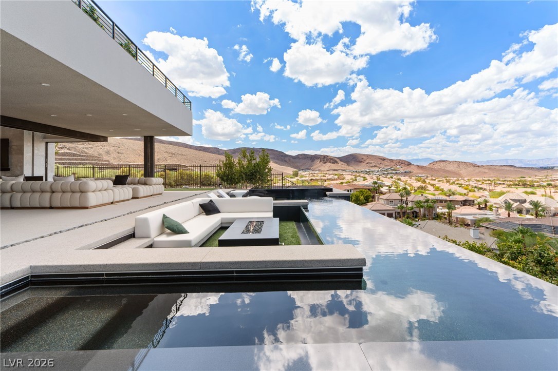 805 Dragons Eye Drive