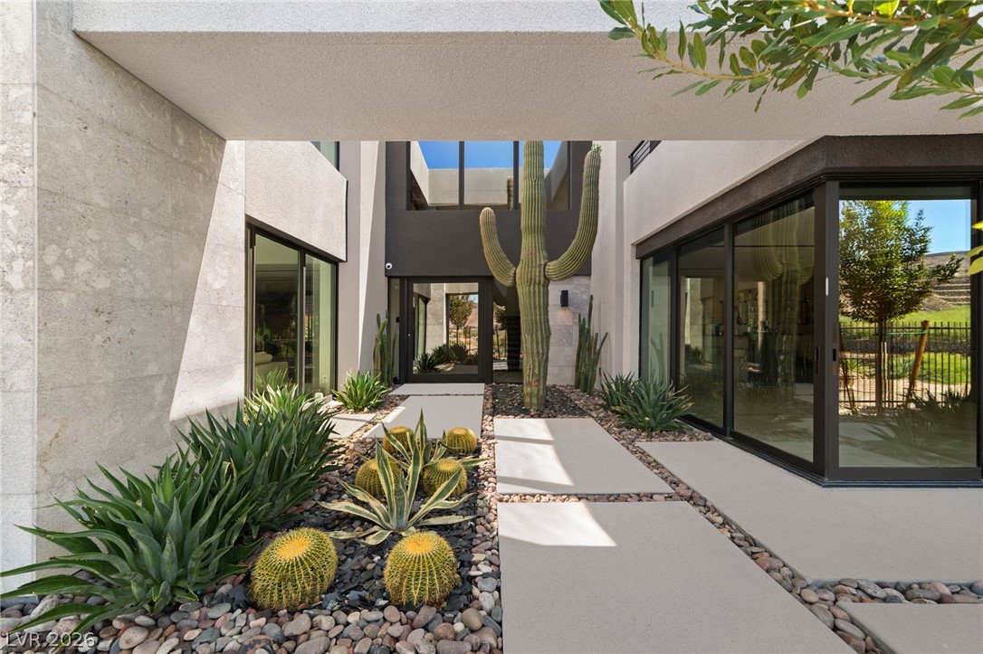 805 Dragons Eye Drive