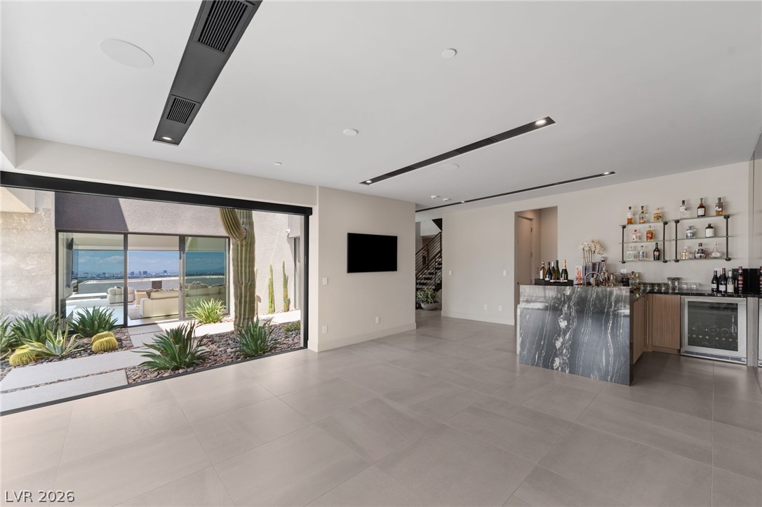 805 Dragons Eye Drive
