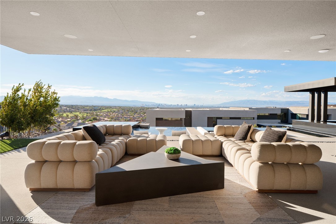 805 Dragons Eye Drive