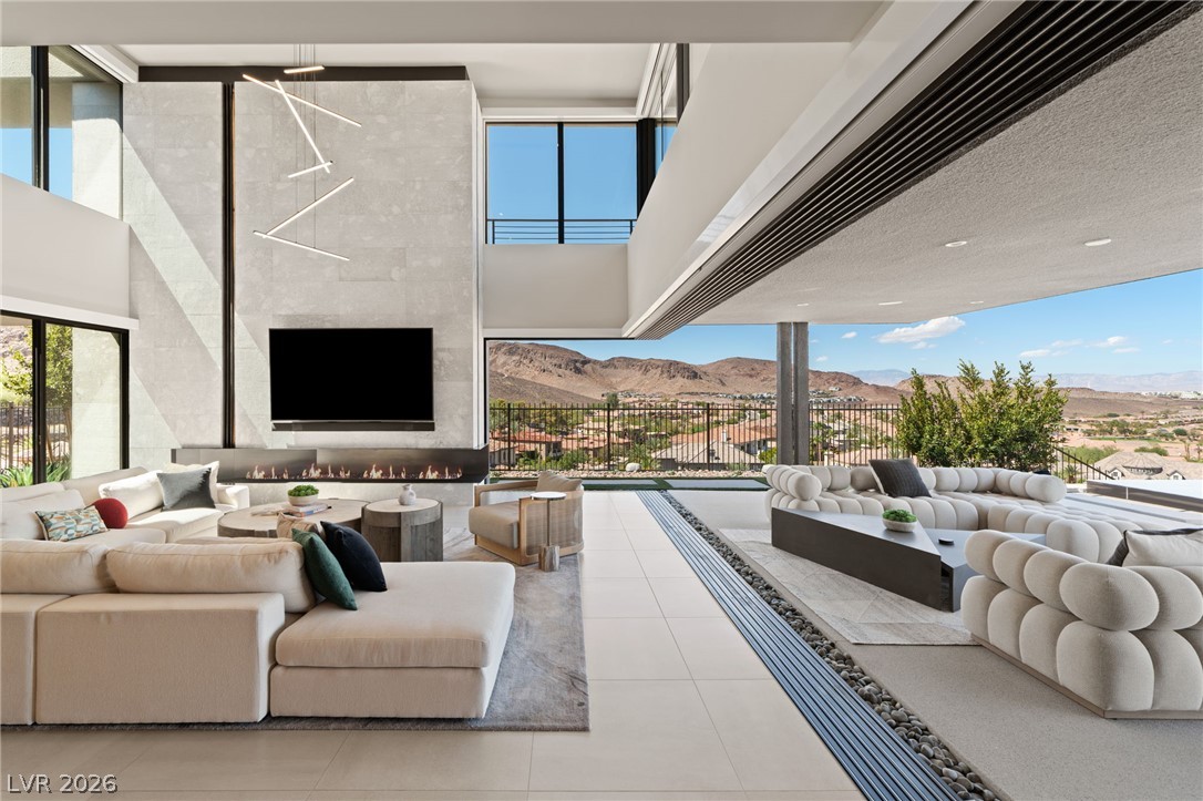 805 Dragons Eye Drive