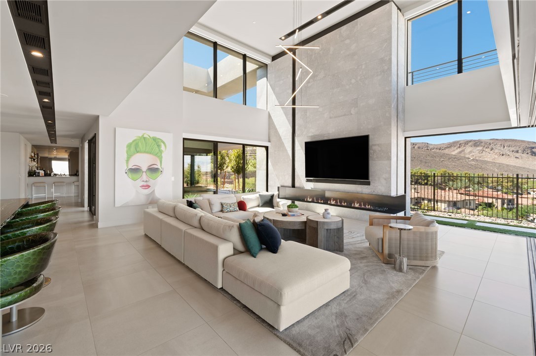 805 Dragons Eye Drive