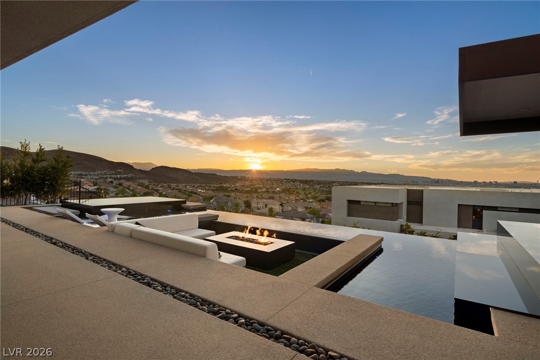 805 Dragons Eye Drive