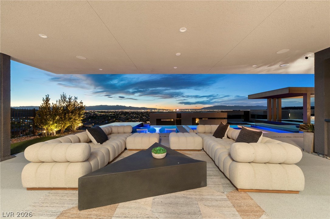 805 Dragons Eye Drive