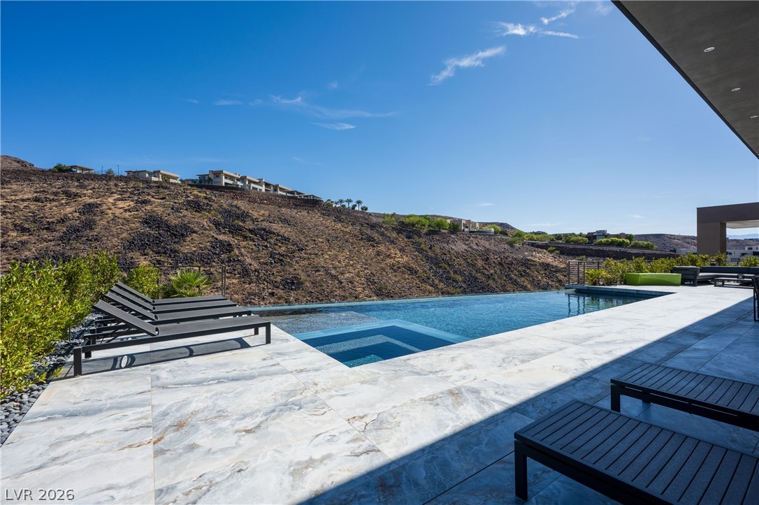 1205 Amber Rim Drive