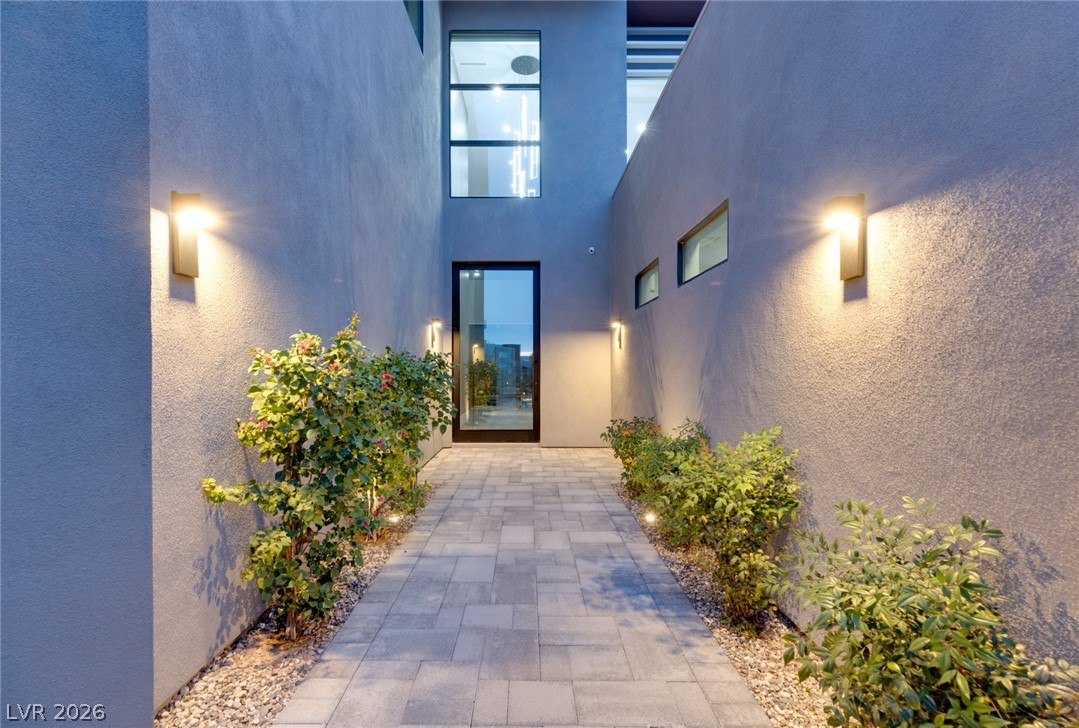 668 Dragon Peak Drive