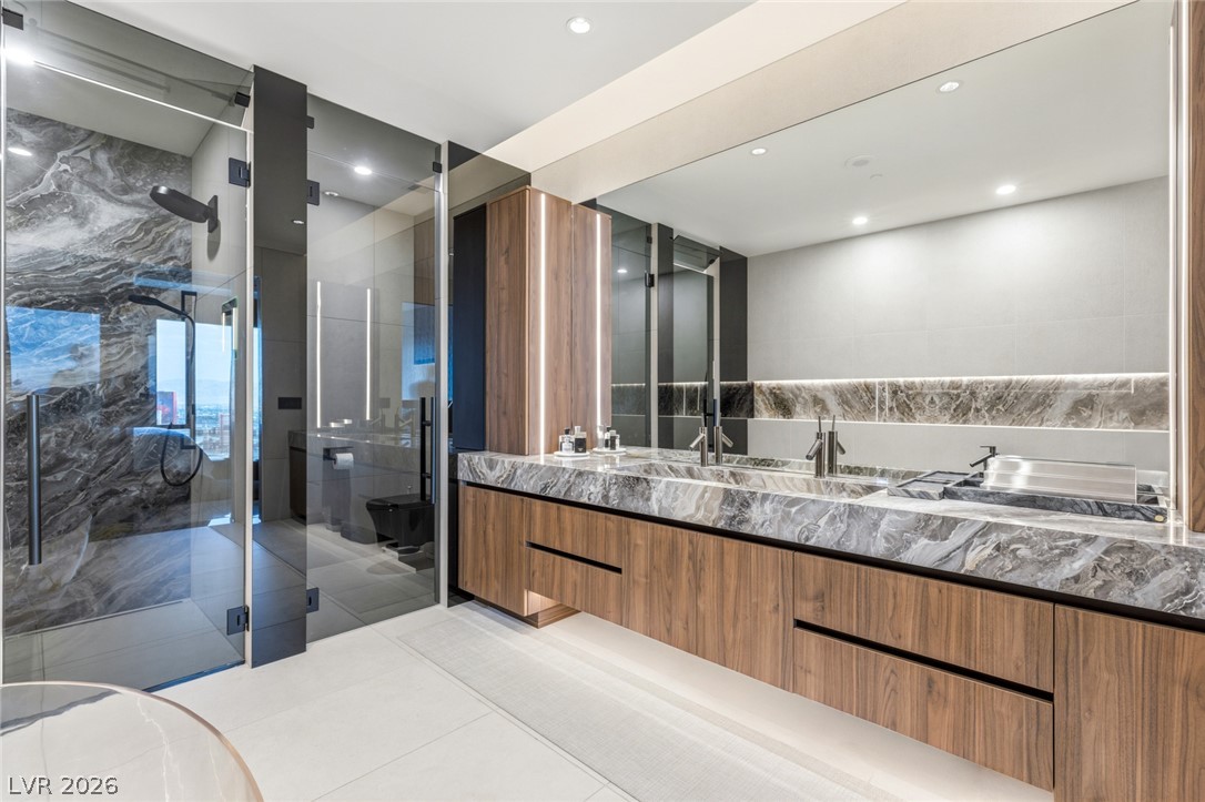3750 Las Vegas Boulevard 4304