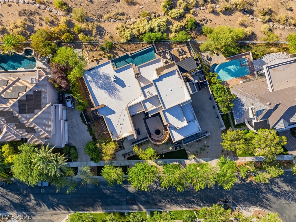 1529 Champion Hills Lane